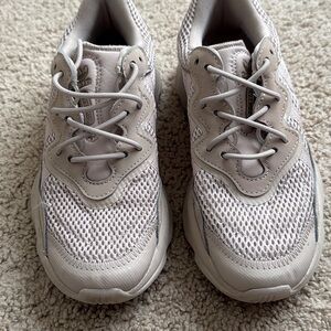 Adidas Ozgaia Wonder Beige / Light Pink Women’s Size 5 or Kids Size 3